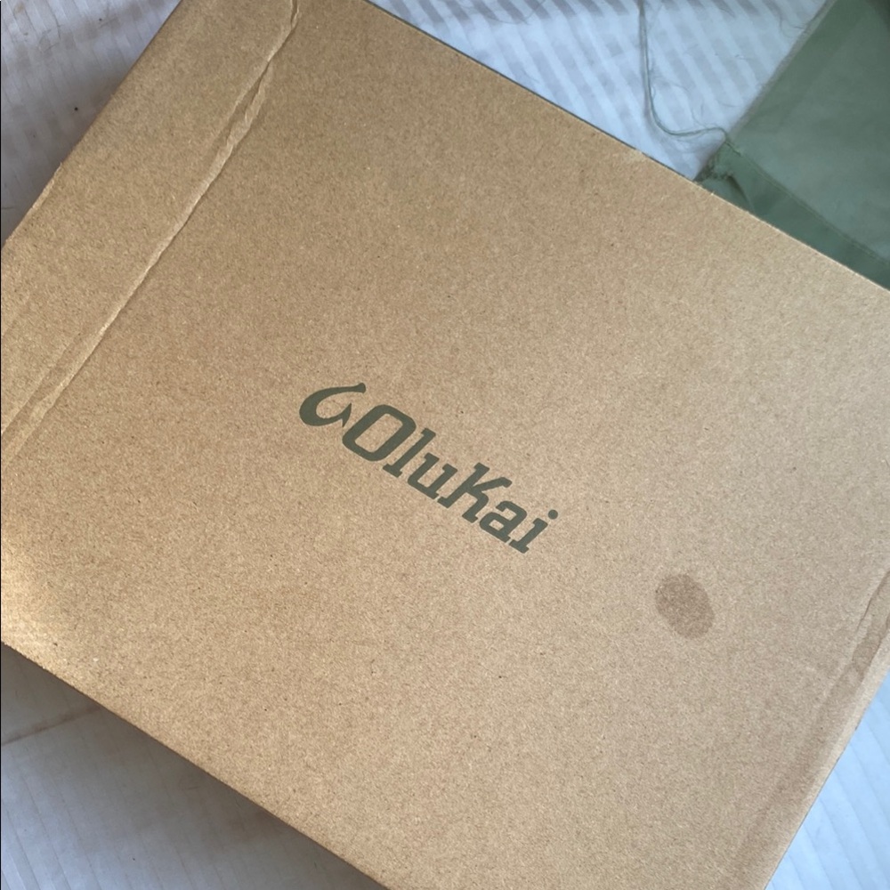 OLUKAI “Ohana” Flip Flops